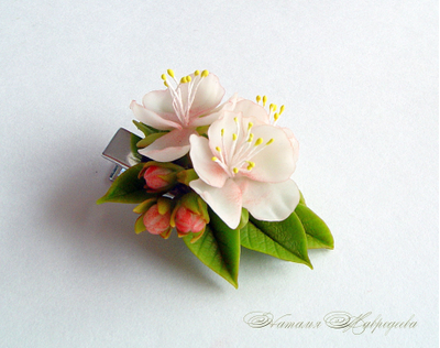 Зажим для волос "Нежно-розовая яблоня".