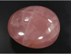 Кварц розовый, полировка, Мадагаскар (70*62*38 мм, 267 г) №35615