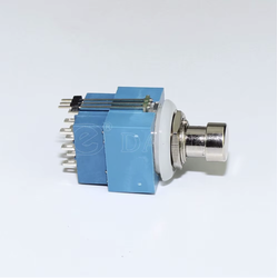 Ножной переключатель DAIER PBS-24-302-N2 RBL 3PDT Красный Синий, 1 шт.