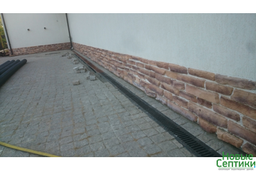 Монтаж поверхностного водоотвода (д.Мельница, 2017)