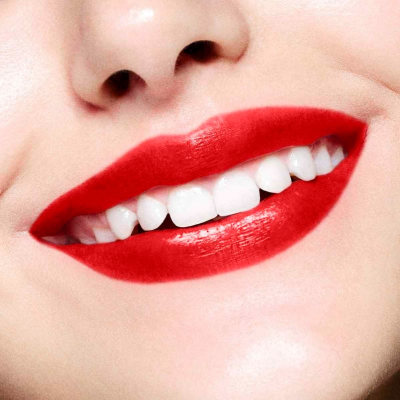 ARTISTRY GO VIBRANT™ Кремовая губная помада 110 Crush on Coral