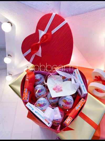 Подарочная коробка большое сердце красное