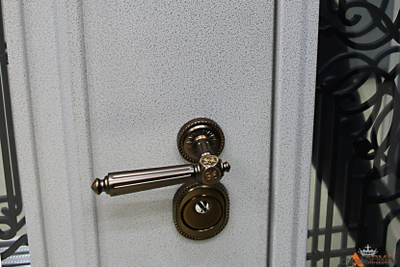 Императрица 	Шпон дуба,эмаль белая, 26 мм