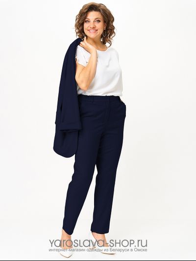 Женский классический костюм костюм в темно-синем цвете