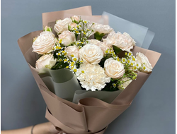 Букет из кустовых роз "Сладость пломбира"