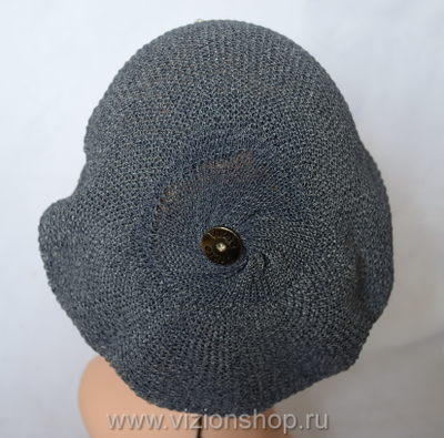 летний вязаный берет с камнями