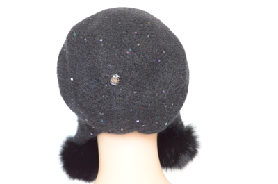 Шапка Италия с помпонами