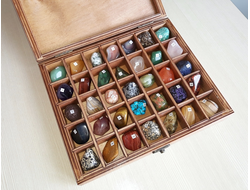 Коллекция 35 камней по 3-3,5 см, в коробке 24*20 см, вес около 1400 г  №25741