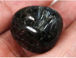 Нуумит, галтовка, Россия (22*18*16 мм, 12,4 г) №28453