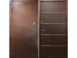 Металлическая дверь с отделкой порошковым напылением  и МДФ с молдингом. Модель ДК60