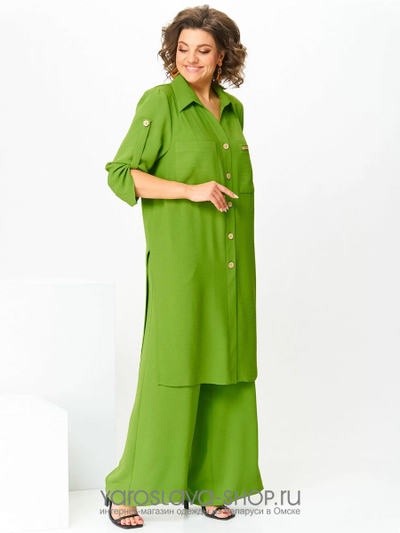 Брючный костюм яркого салатового цвета