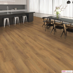 Декор ламината Haro Tritty 200 Aqua Дуб Эмилия Медовый 540242 в интерьере гостиной