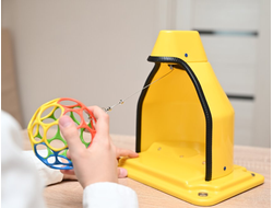 Игра «Вытяни мяч»