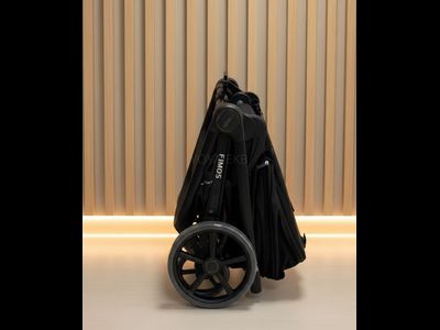 Детская коляска 3 в 1 Luxmom 999 Черный