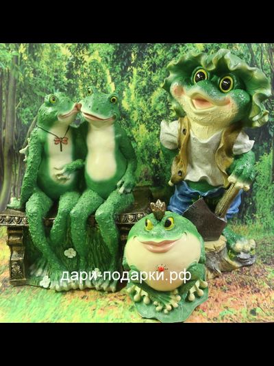 Лягушка в капустной шляпе 50*30см    3кг    полистоун Россия 3058/011279-3*