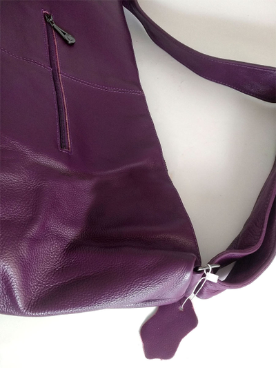 (АРТИКУЛ: 10135/8) СУМКА МЕШОК ЖЕНСКАЯ, БОЛЬШАЯ, НАТУРАЛЬНАЯ КОЖА, ФИОЛЕТОВАЯ, ШИРОКИЙ РЕМЕНЬ ЧЕРЕЗ ПЛЕЧО