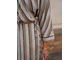 Трикотажное платье в полоску с вертикальным швом по переду