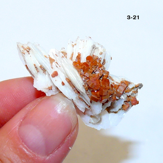 Ванадинит натуральный (щетка) №3-21: 38*36*14мм