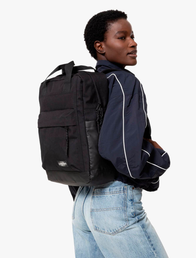 Eastpak Icon Totepack On Black фото