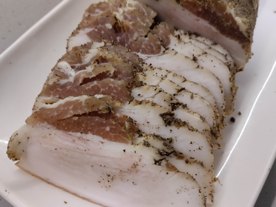 Сало с черным перцем и чесноком | ферма СытникЪ