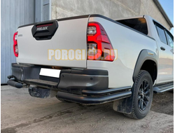 Защита заднего бампера угловая двойная с покрытием «раптор» d76/42 для Toyota Hilux Black Onyx 2020-