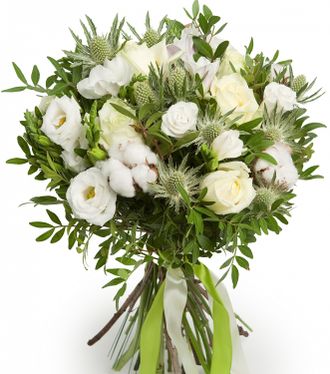 Букет из белых роз, эустом, фрезий, хлопка и зелени