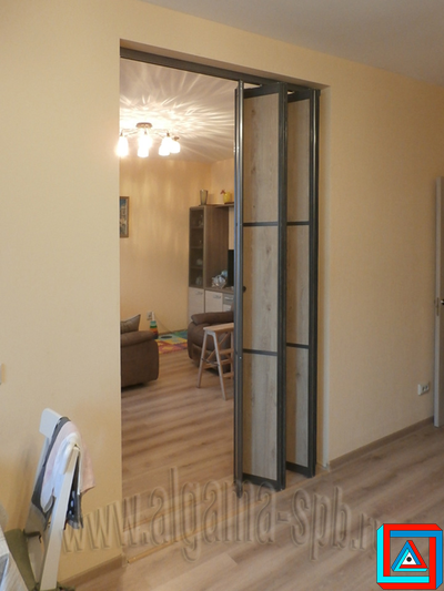 Перегородка-гармошка из 6-ти створок встроенная