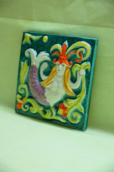 Русалка (изразцовая плитка)