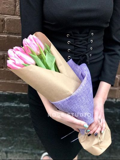 БУКЕТ ТЮЛЬПАНОВ "ROSE"