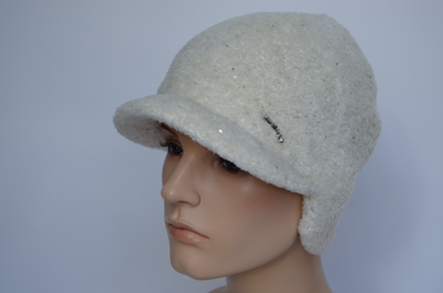 Женская жокейка зимняя с ушками Визио Италия фото