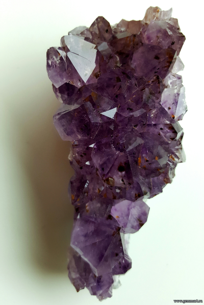 Аметист,  друза с включениями гематита