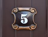 Рельефный номерок на дверь