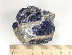 Содалит, необработанный "дикий" образец, Бразилия (42*40*34 мм, 77 г) №35201