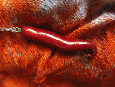 Яркий кулон с перцем чили - "Пикантный"