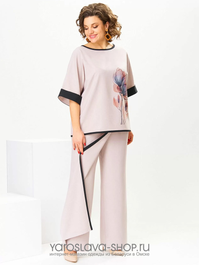 Пудровый брючный комплект с принтом "цветок"