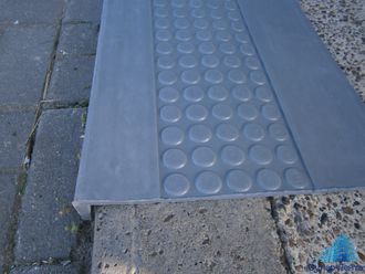 Накладка для ступеней резиновая 1200 х 300 х 30 мм тип "Монетка"