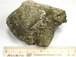 Гранат зеленый (Андрадит) на породе, Россия, Дальнегорск (84*65*60 мм, 500 г) №26879