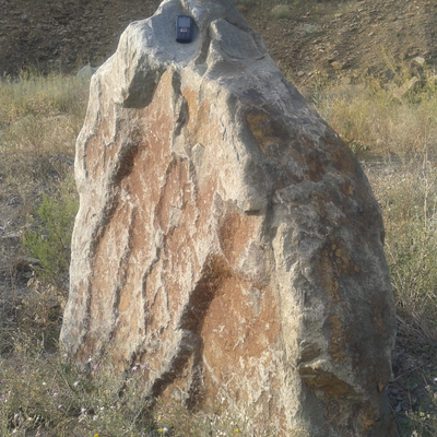 Валун серо синий песчаник