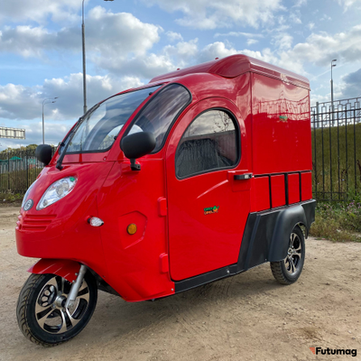 Трицикл грузовой GreenCamel Тендер E1200 (72V 2500W 126Ah) кабина, BOX, понижающая Красный