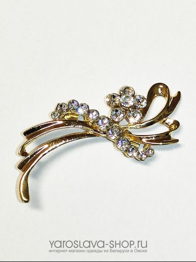 v-239. Брошь золотой завиток с прозрачными кристаллами.