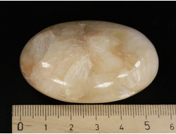 Стильбит, полировка, Индия (55*36*20 мм, 54 г) №35611