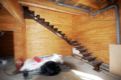 мк №42. металлический каркас лестницы