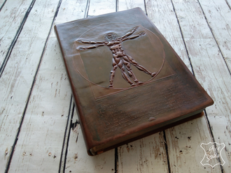 Кожаный ежедневник с тиснением "Витрувианский человек"