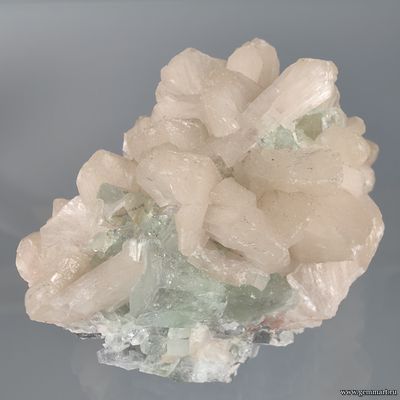 Гейландит, апофиллит. Индия. 70*53*40мм