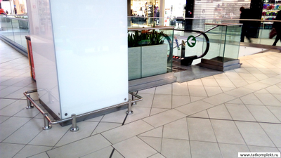 Отбойники из нержавеющей стали для торговых центров