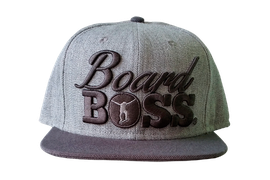 объемная вышивка на сером снэпбэке