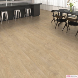 Ламинат Haro Клен Серебрянный Варио 544781 в интерьере гостиной