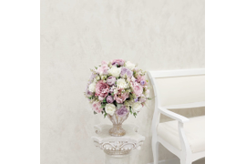 Композиция из искусственных цветов в кубке. Форма шара. В нежных пастельных тонах №20