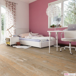 Декор паркетной доски Haro Дуб Ательер Саваж Ретро структур 1-пол, масло 531764 в интерьере комнаты