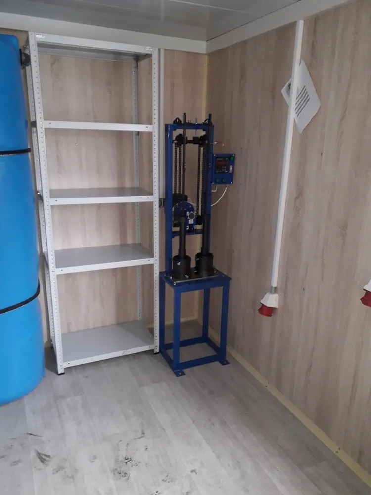 Прибор стандартного уплотнения ПСУ-ПА (полуавтомат) на 2 образца. ГОСТ 22733-2002. Предназначен для стандартного уплотнения проб грунтов при определении максимальной плотности и оптимальной влажности. 